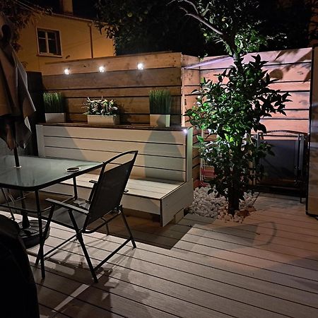 Seduisant Studio Avec Cour Privative La Crau Luaran gambar