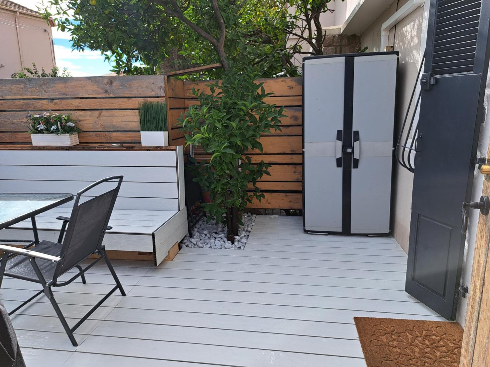 Seduisant Studio Avec Cour Privative La Crau Luaran gambar