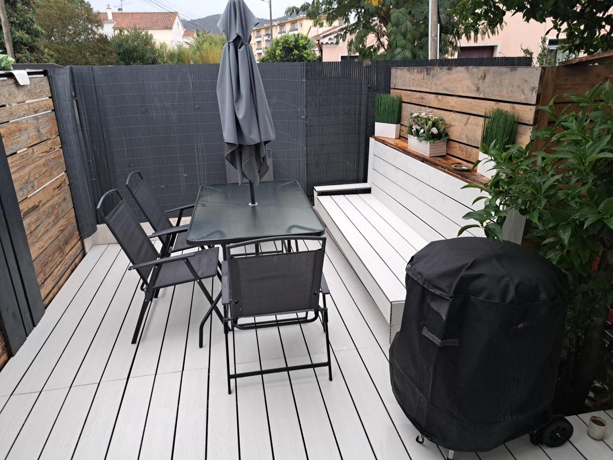 Seduisant Studio Avec Cour Privative La Crau Luaran gambar